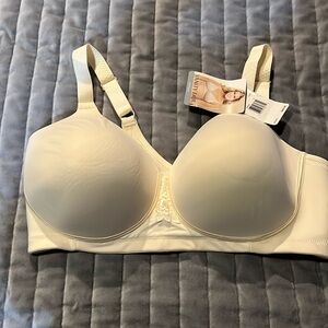 Vanity Fair Beauty Back back smoother wire free bra. Size 40DD.